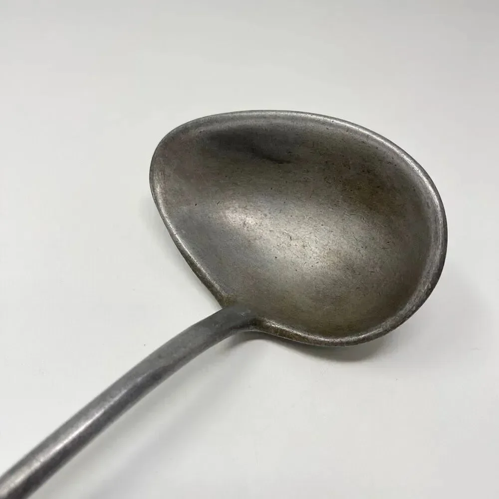 Vintage Wagner Ware Cast Aluminum Sauce Soup Ladle Pourer 11.5” Teardrop Shape